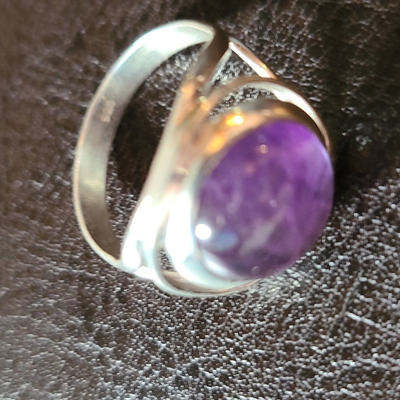 Amethyst Sterling Silver Ring - Picture 6 of 7